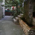 Daire Logis Sorcier Tout Confort Avec Terrasse Aniane